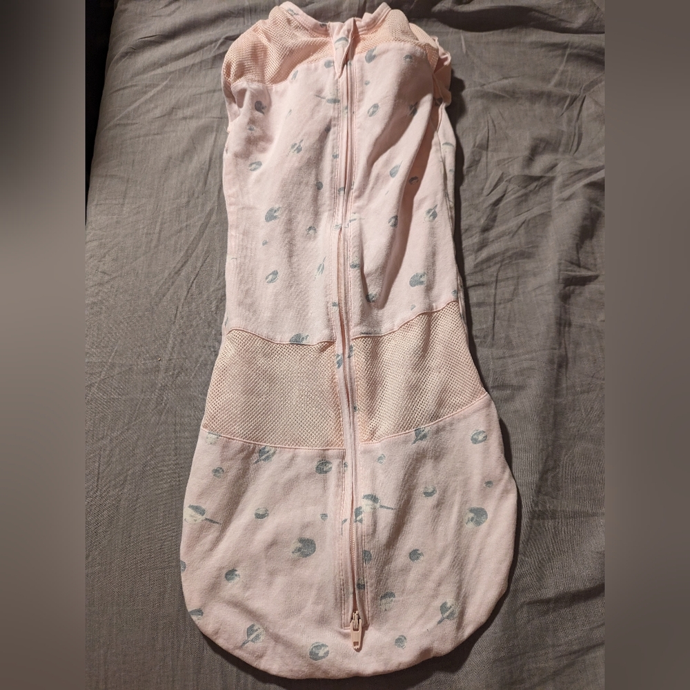 EUC Happiest Baby Sleep sack M Snoo